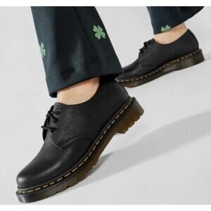 Dr. Martens Virginia 3-Eye Lace-Up Oxfords in Black Leather, Women's Size 9